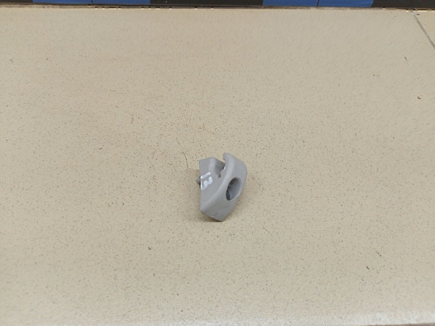 Крючок солнцезащитного козырька DAEWOO Matiz 2001-2015