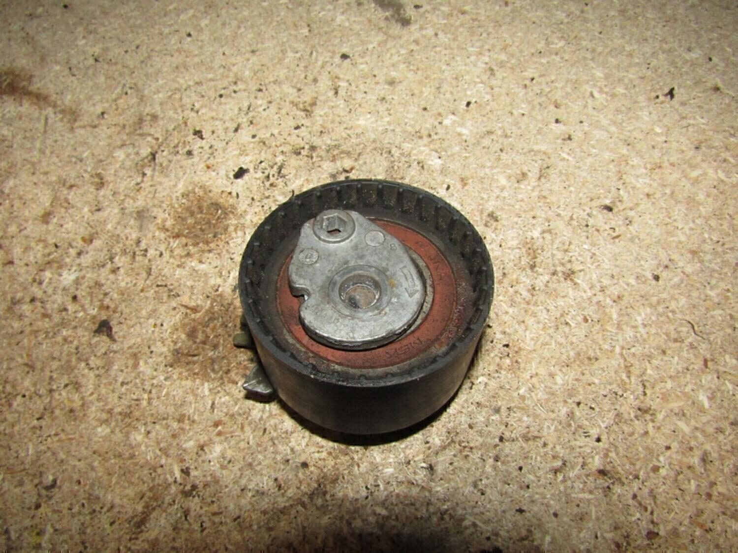 Ролик-натяжитель ремня ГРМ RENAULT Megane II 2002-2009