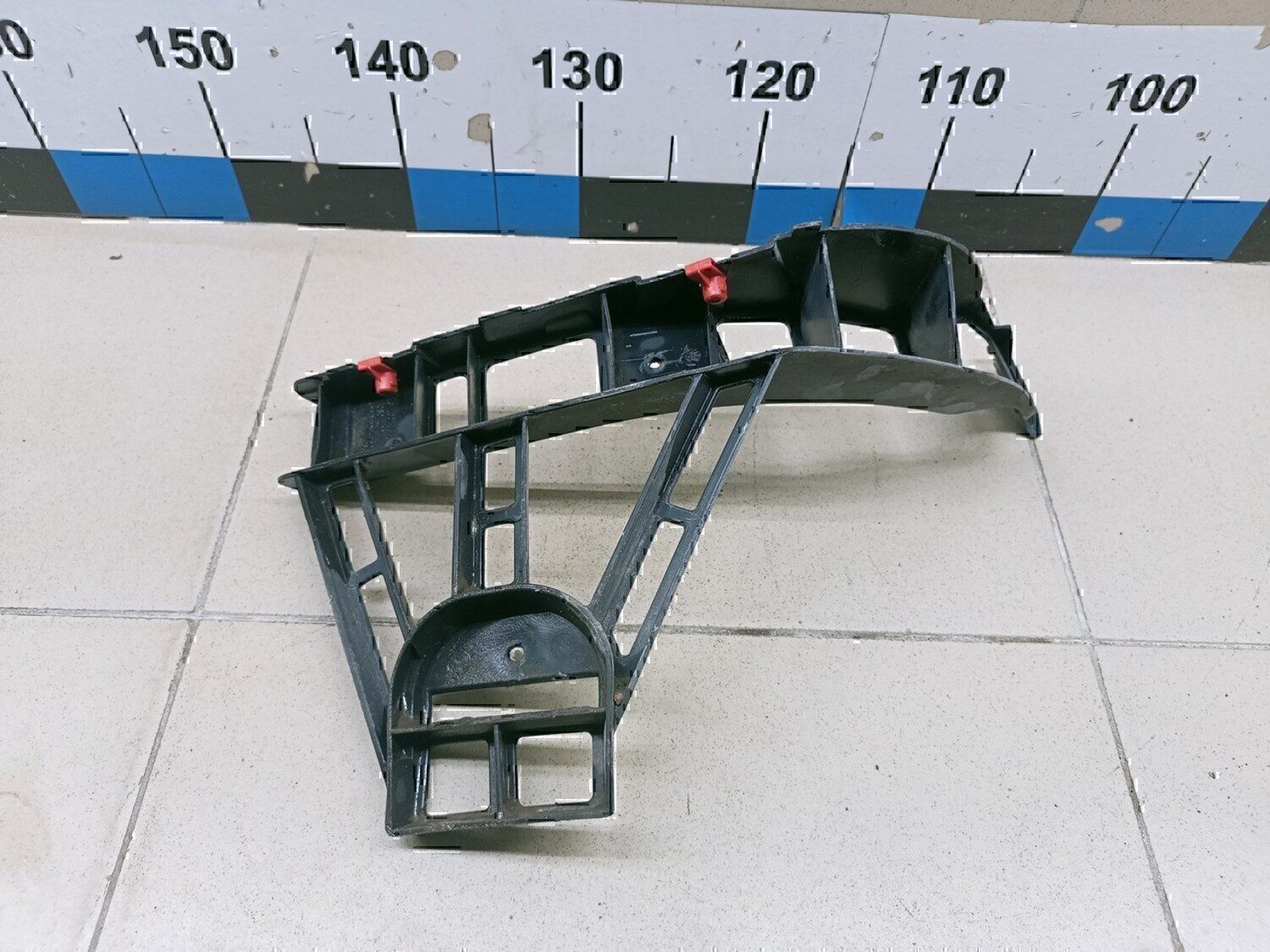 Направляющая заднего бампера левая OPEL Vectra C 2002-2008