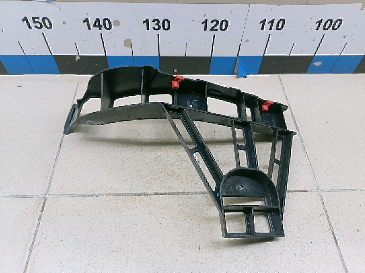 Направляющая заднего бампера правая OPEL Vectra C 2002-2008