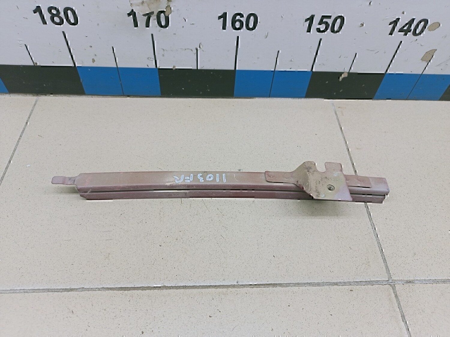 Направляющая стекла двери RENAULT Logan 2005-2014