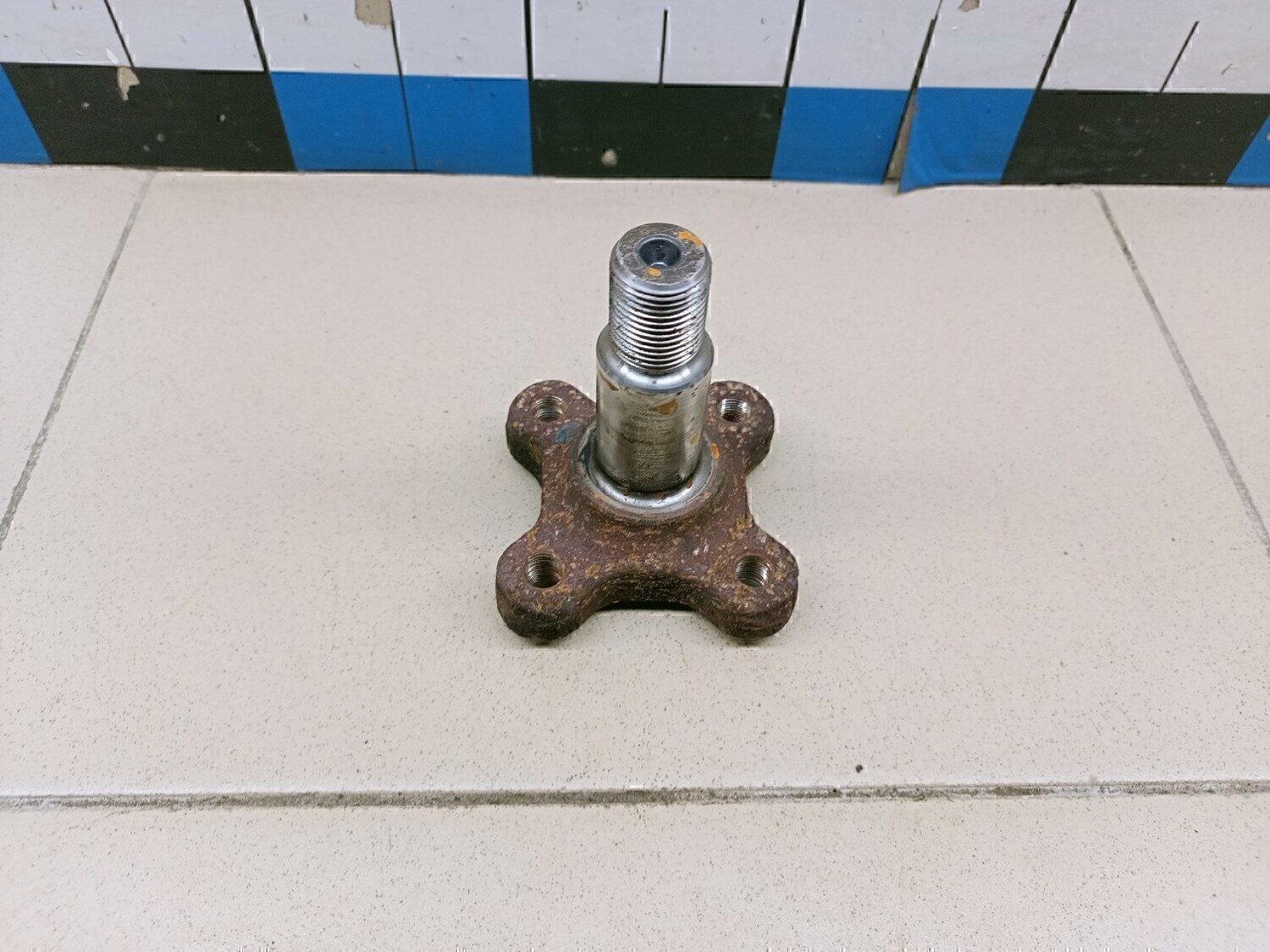 Цапфа (п.з.к.) RENAULT Duster 2012>