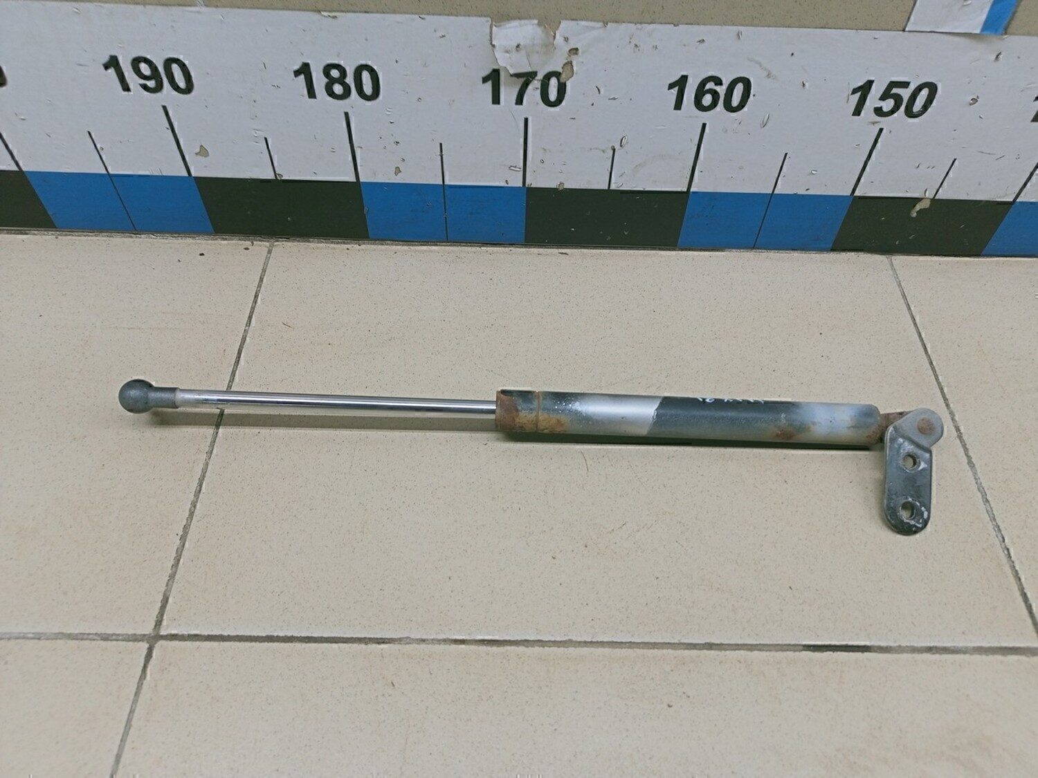 Амортизатор двери багажника KIA Sportage 1994-2004