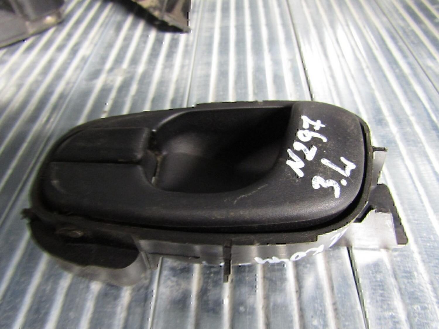 Ручка двери внутренняя левая Chevrolet Lanos 2004-2010