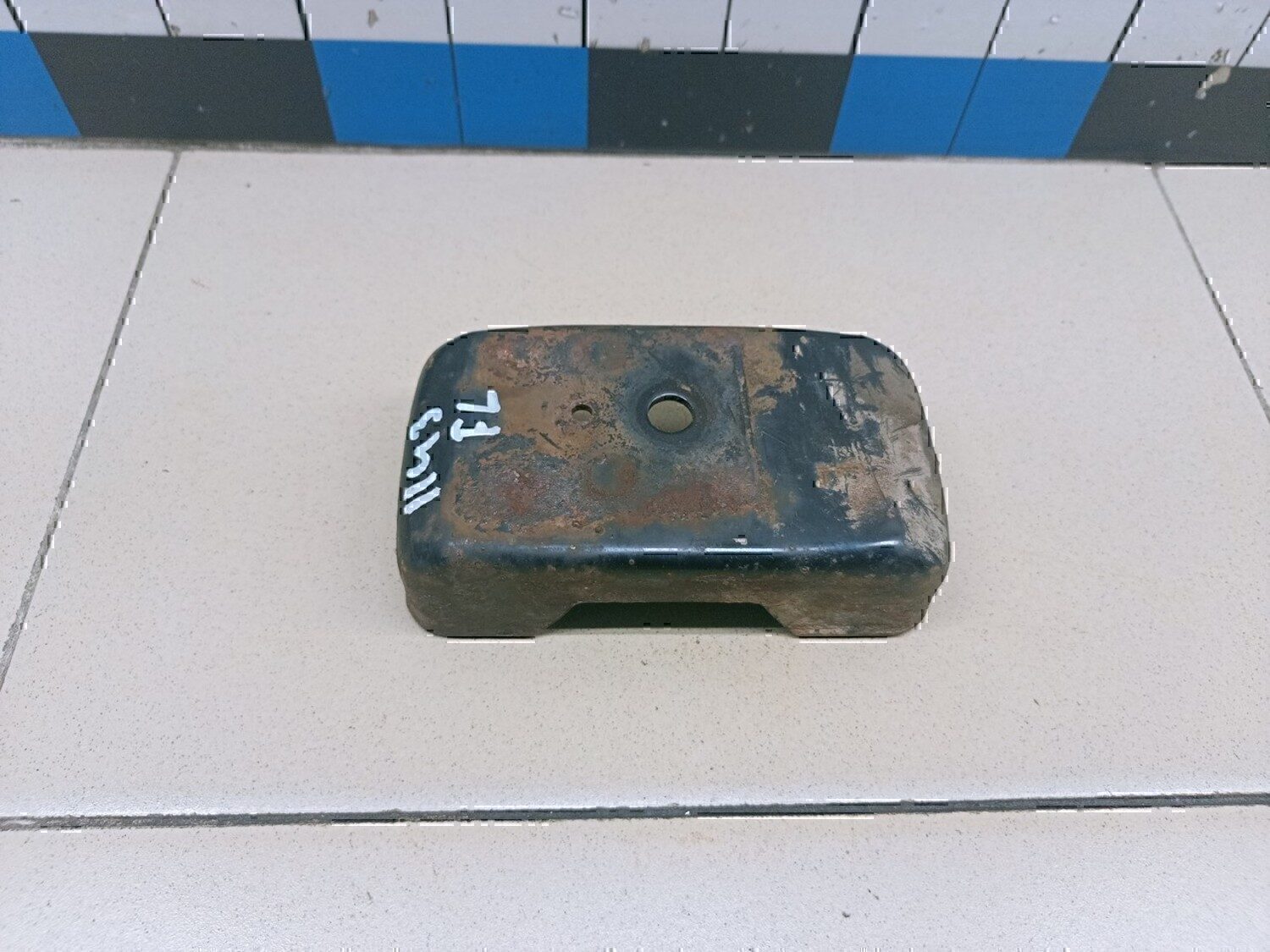 Кронштейн опоры двигателя Isuzu Elf/N-Serie (NPR/NQR) 2005>