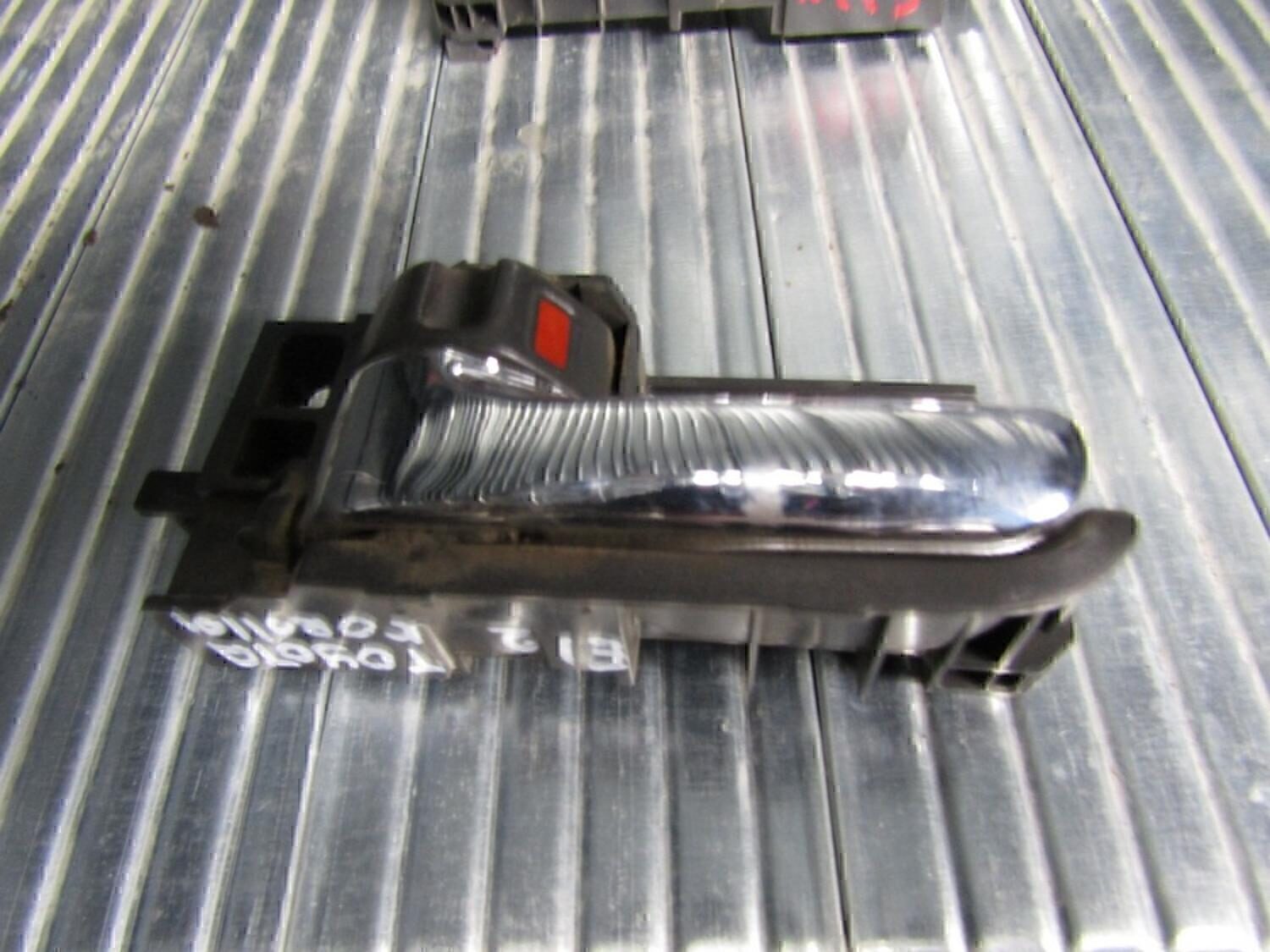 Ручка двери внутренняя левая TOYOTA Avensis II 2003-2008