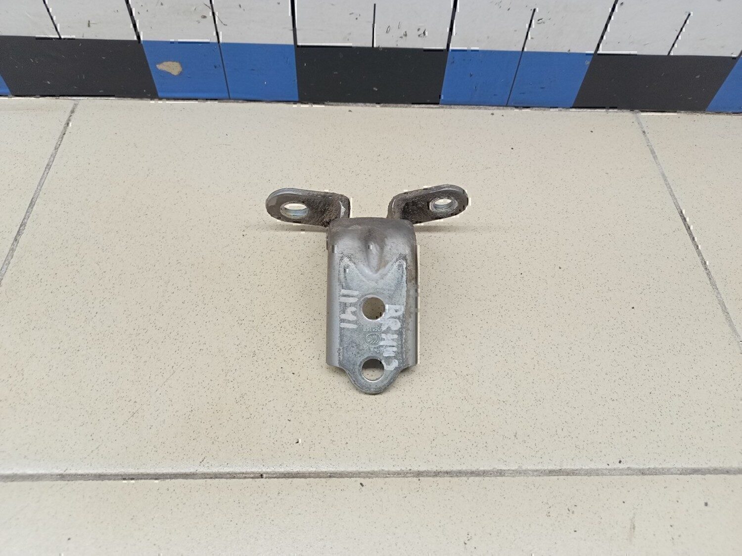 Петля двери HYUNDAI Sonata V (NF) 2005-2010