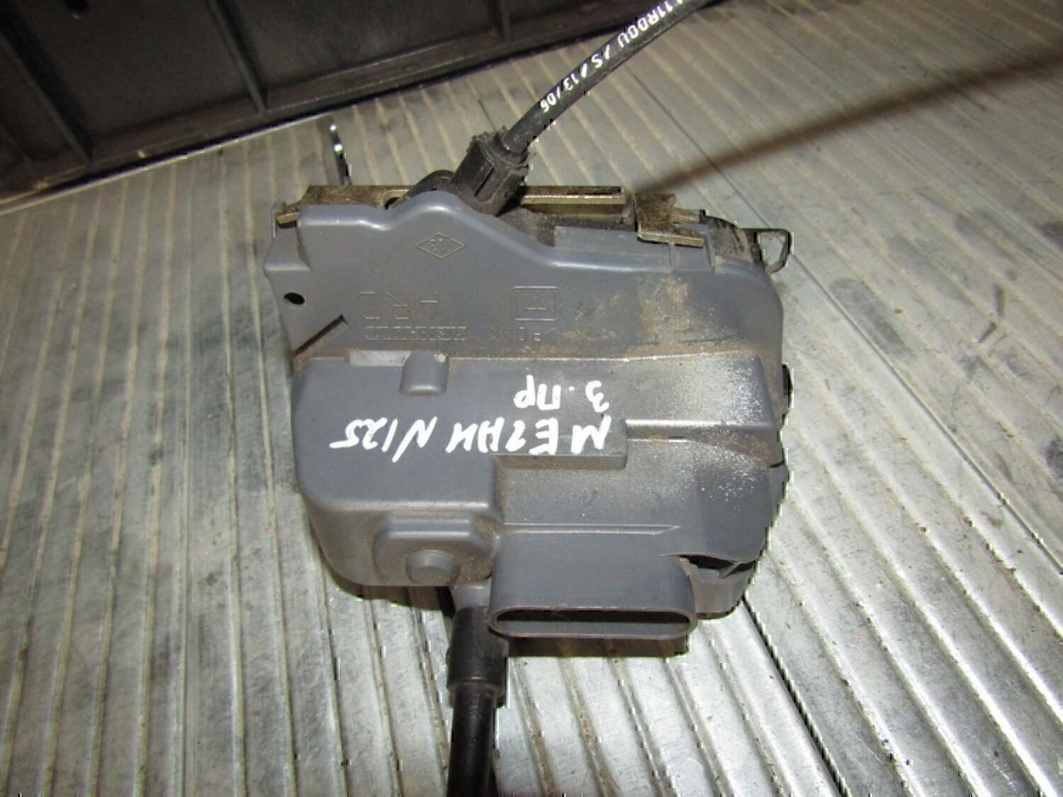 Замок двери задней правой RENAULT Megane II 2002-2009