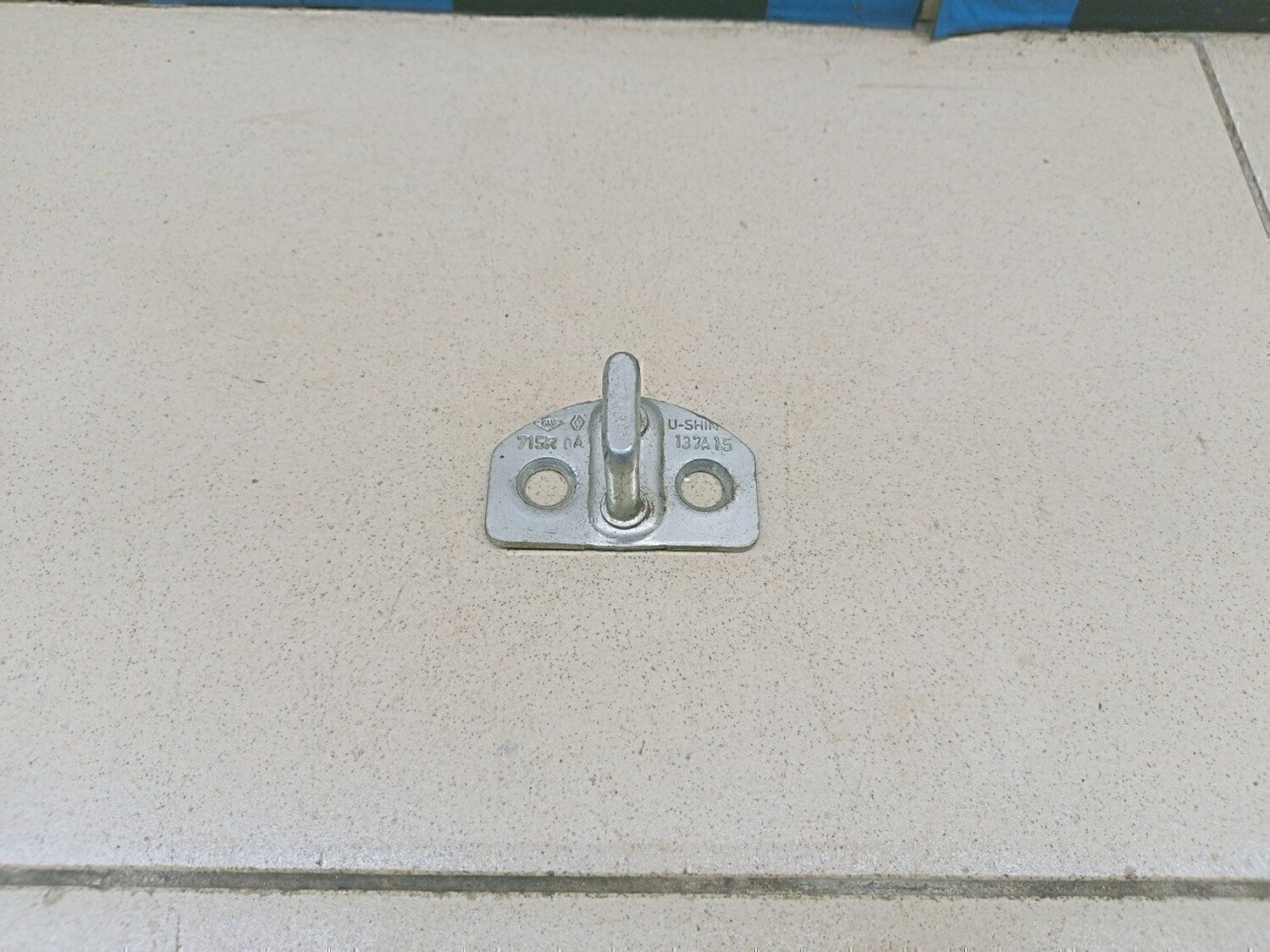 Ответная часть замка двери RENAULT Logan II 2014>