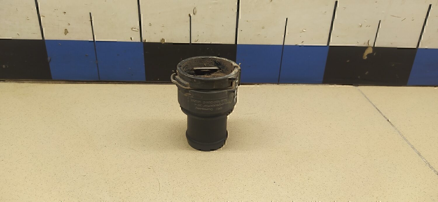 Фланец двигателя системы охлаждения Audi Fabia 2007-2015