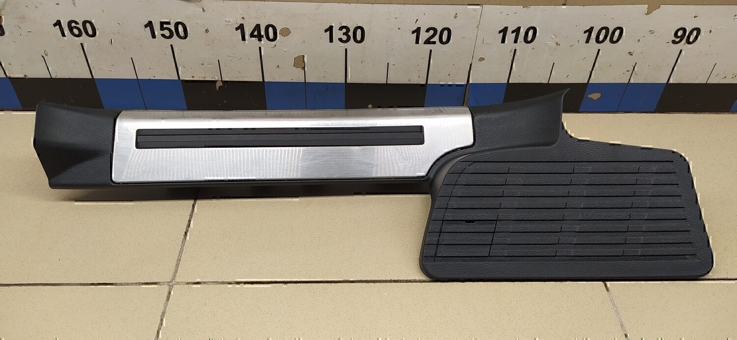 Накладка порога (внутренняя) Lexus LX 570