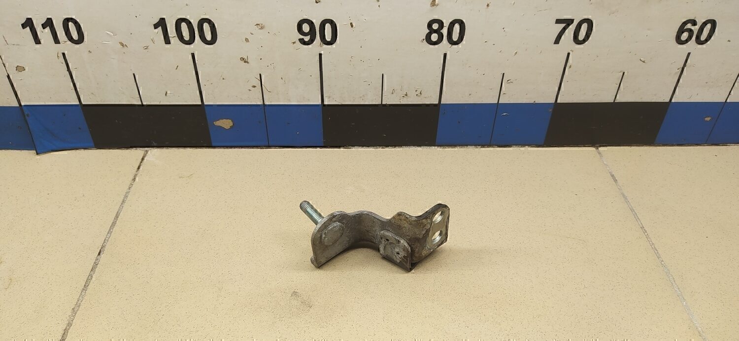 Кронштейн (сопут. товар) TOYOTA LX 570