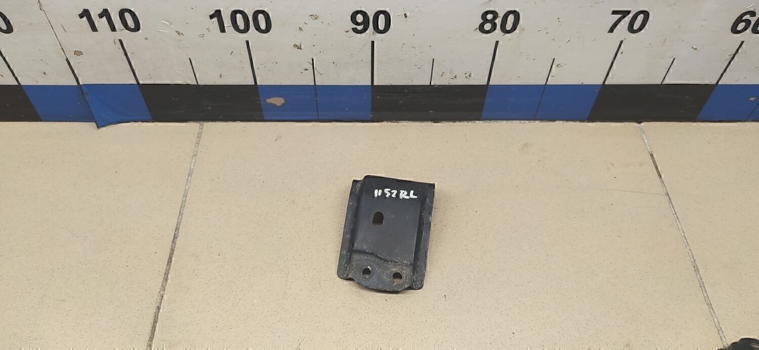 Кронштейн заднего бампера левый TOYOTA LX 570