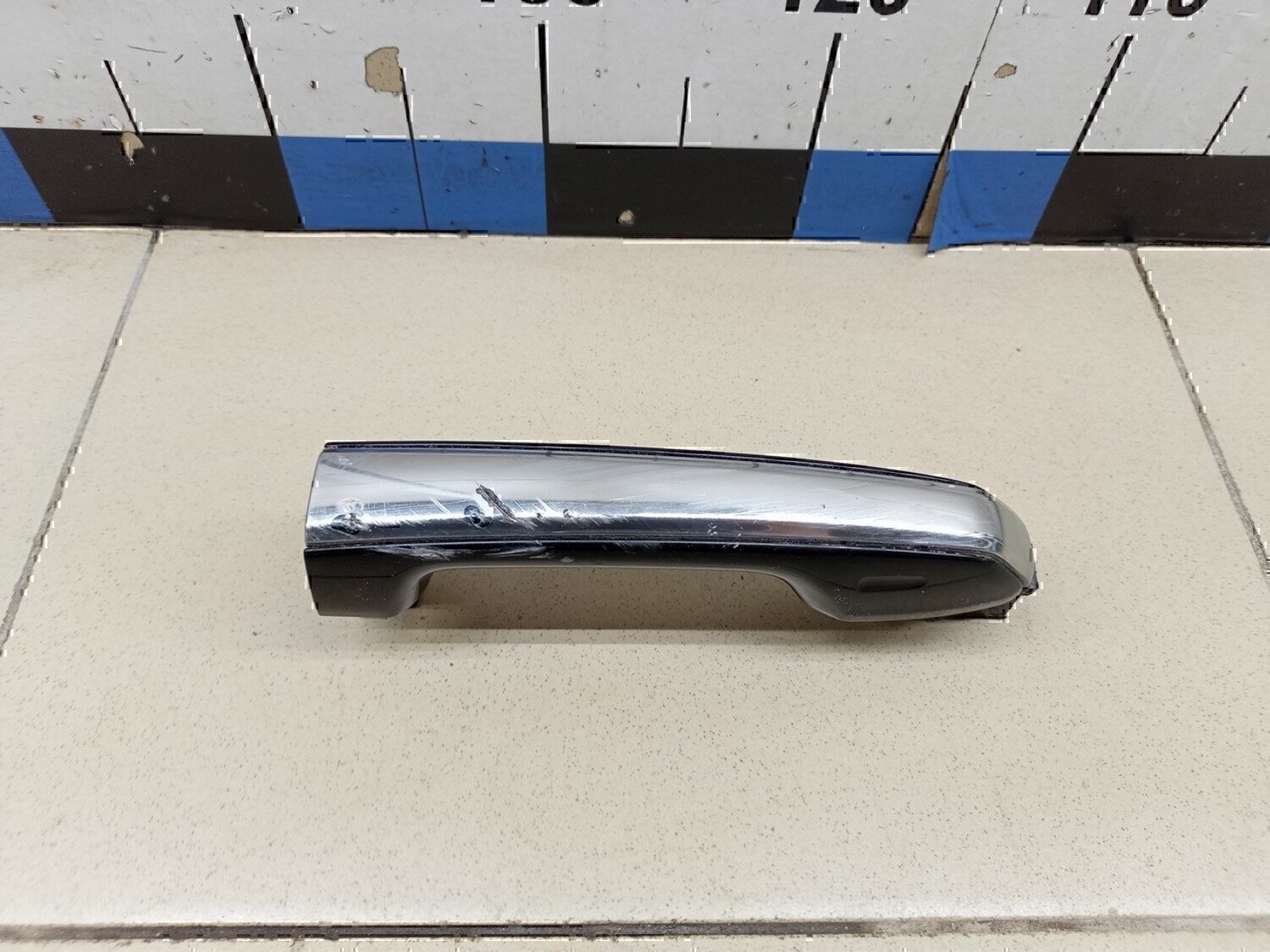 Ручка двери наружная левая Lexus LX 570