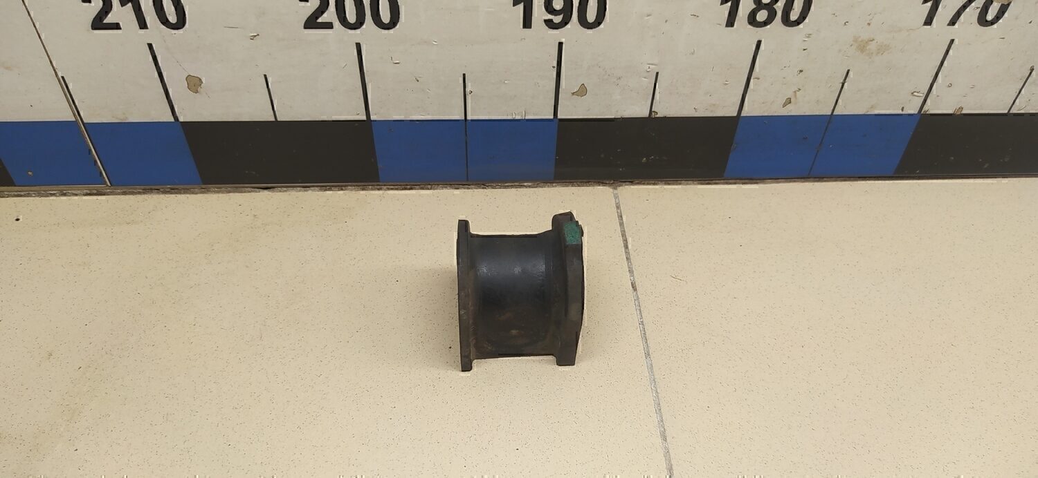 Втулка переднего стабилизатора TOYOTA LX 570