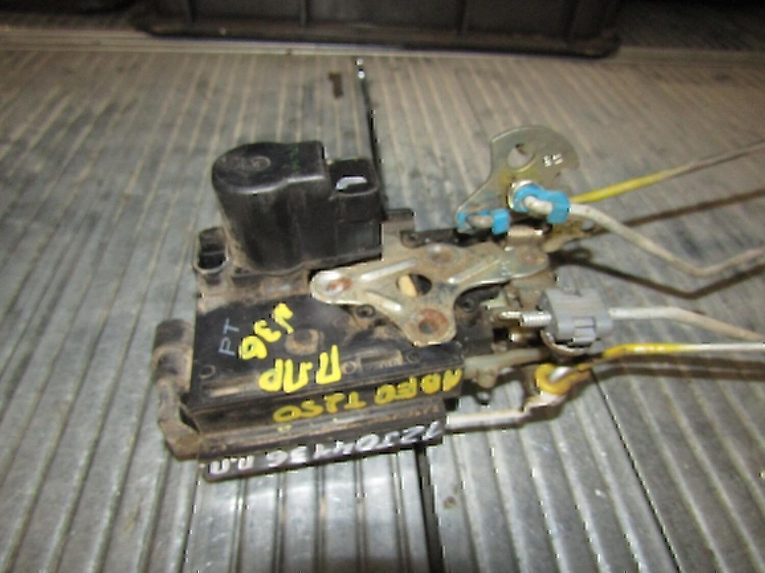 Замок двери передней правой Chevrolet Aveo (T200) 2003-2008