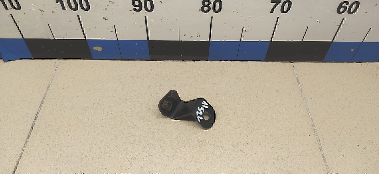 Кронштейн (сопут. товар) TOYOTA LX 570