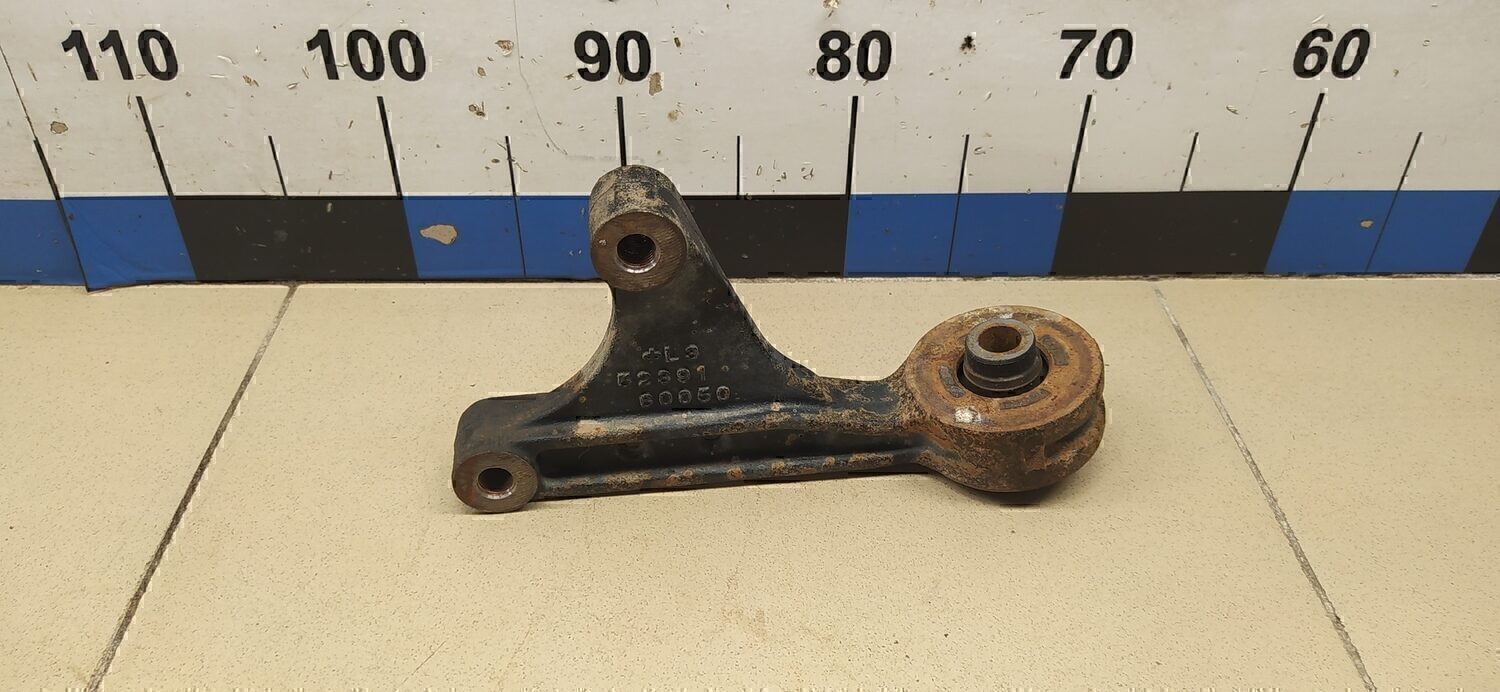 Опора переднего редуктора TOYOTA LX 570