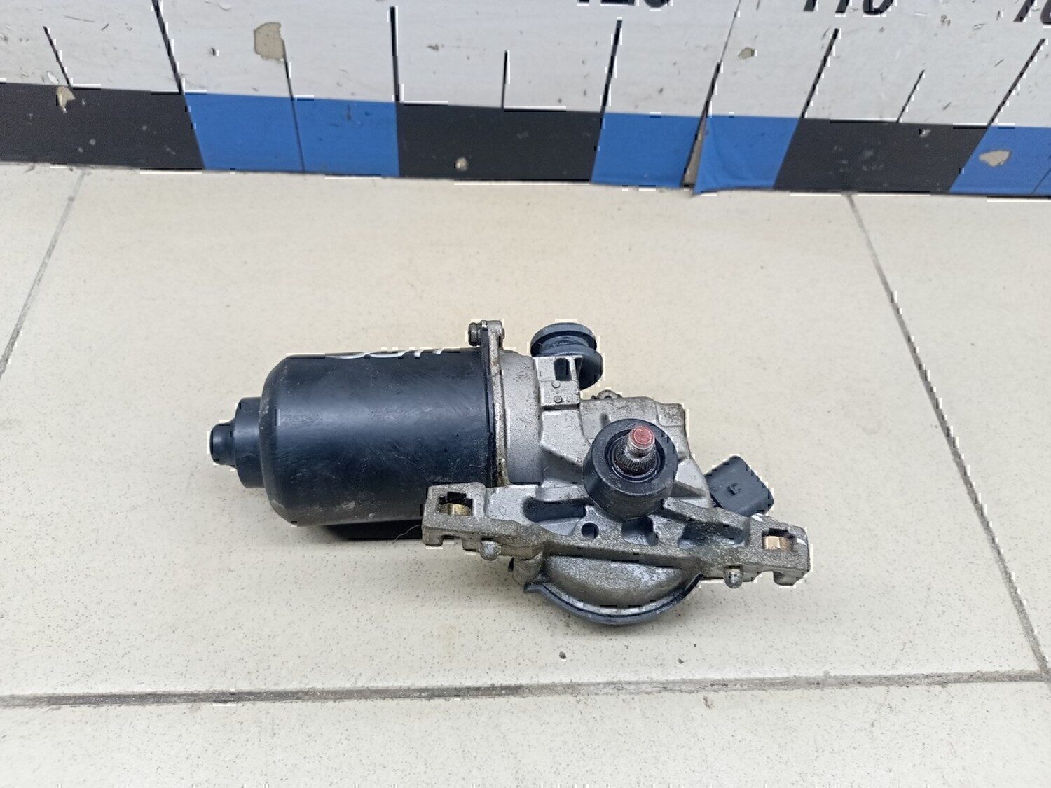 Моторчик стеклоочистителя передний HYUNDAI RIO 2005-2011