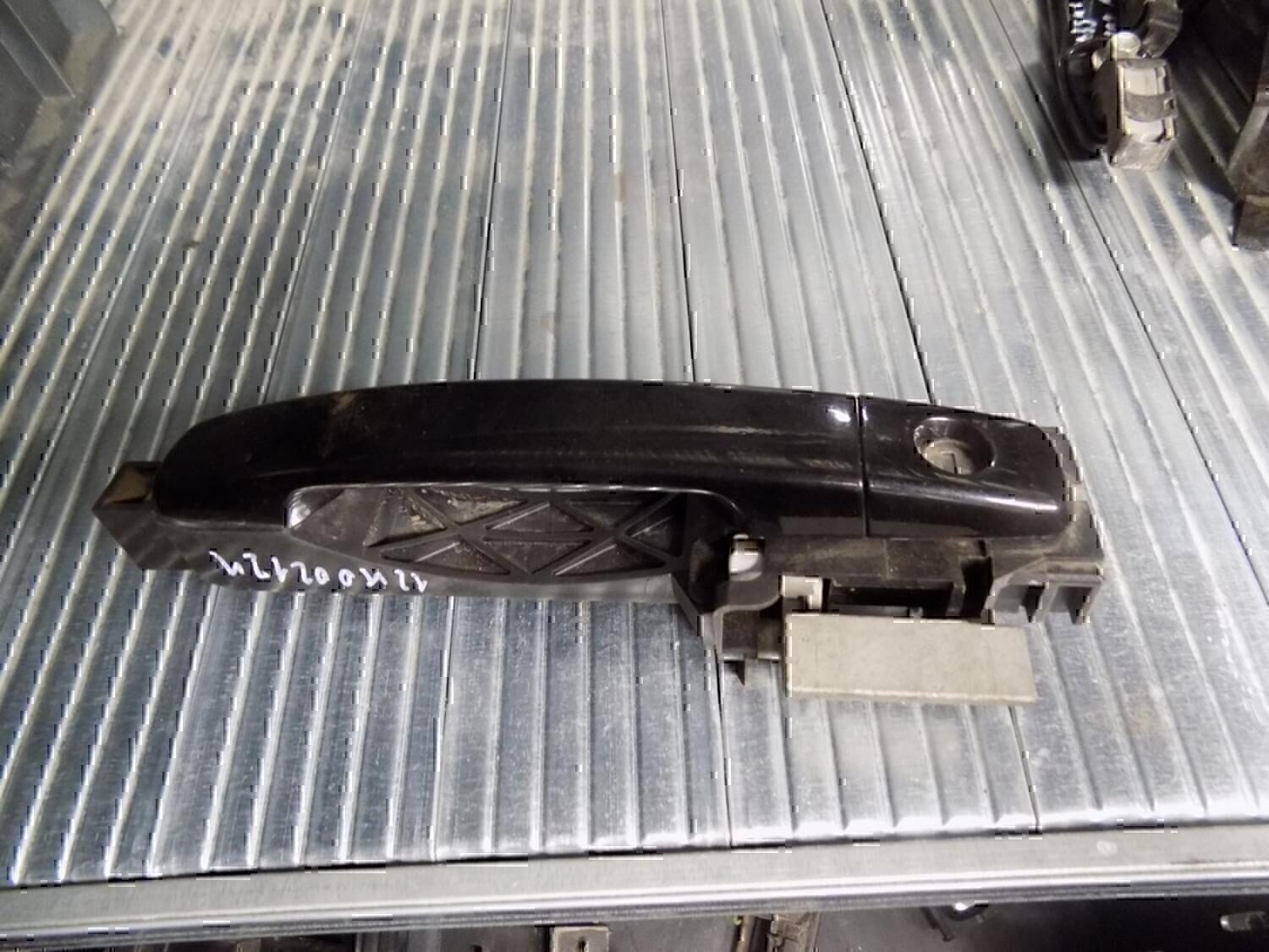 Ручка двери передней наружная правая NISSAN Qashqai (J10) 2006-2014