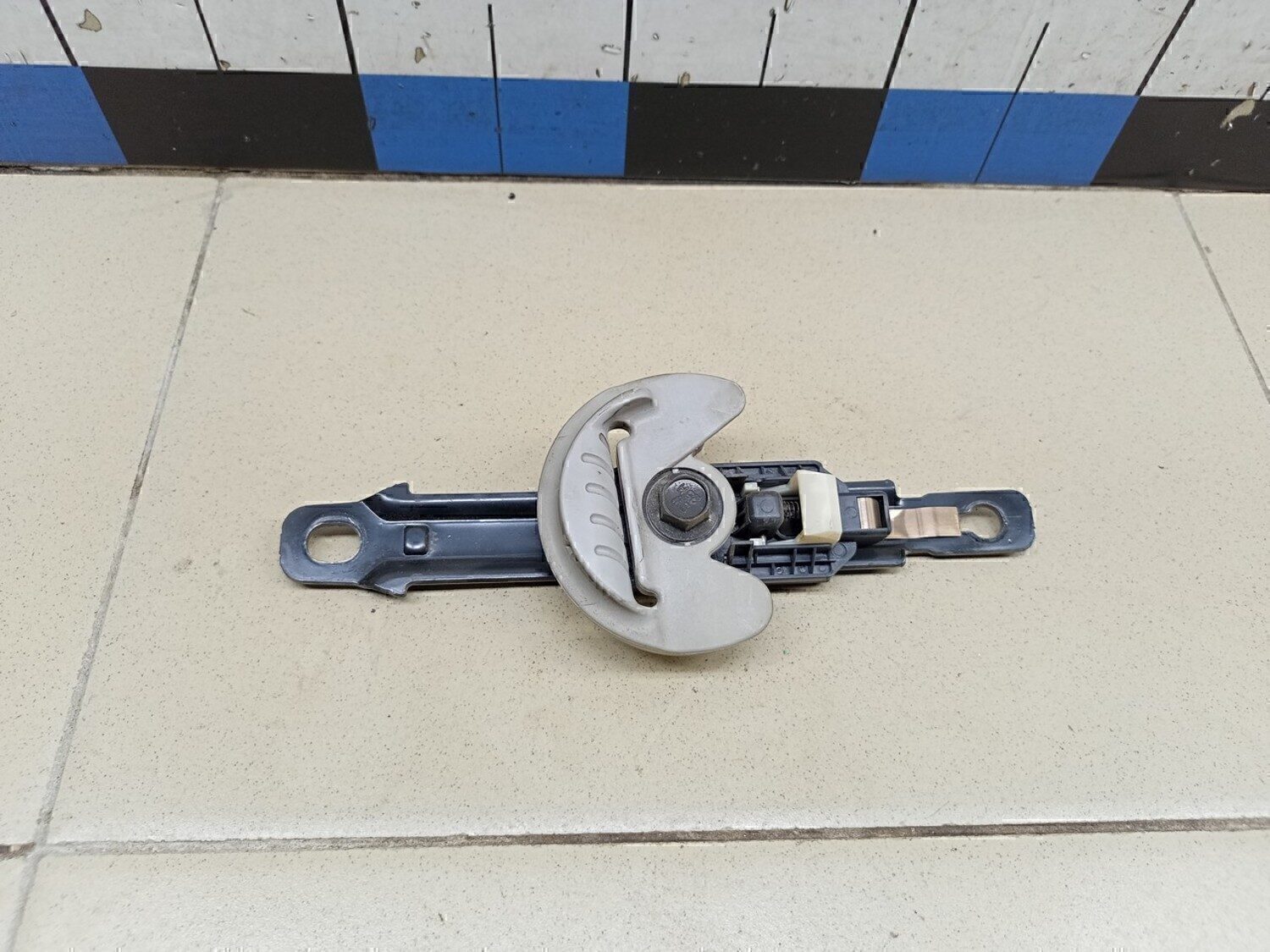 Механизм регулировки ремня безопасности KIA RIO 2005-2011