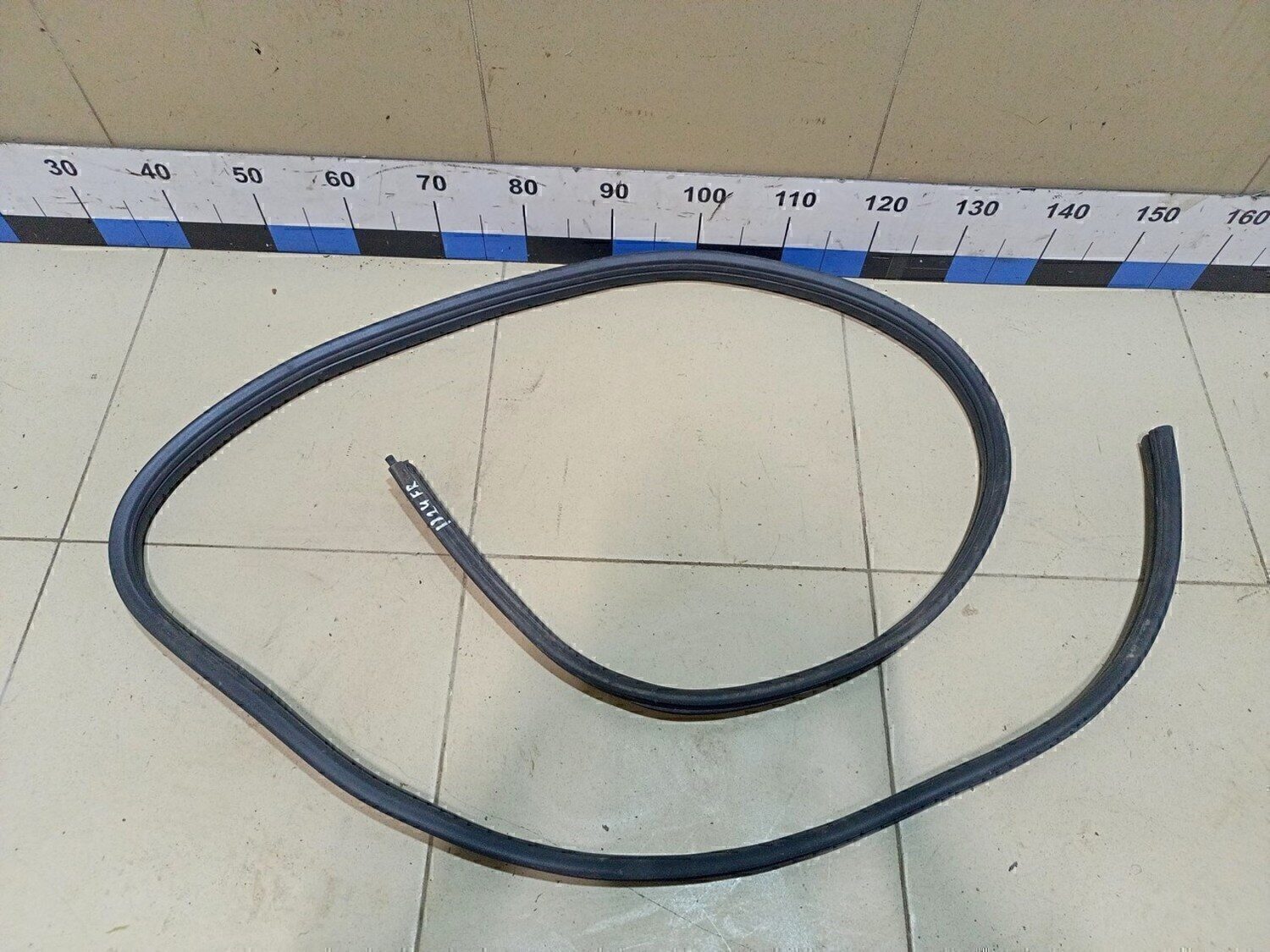 Уплотнитель (внутри) RENAULT Logan 2005-2014