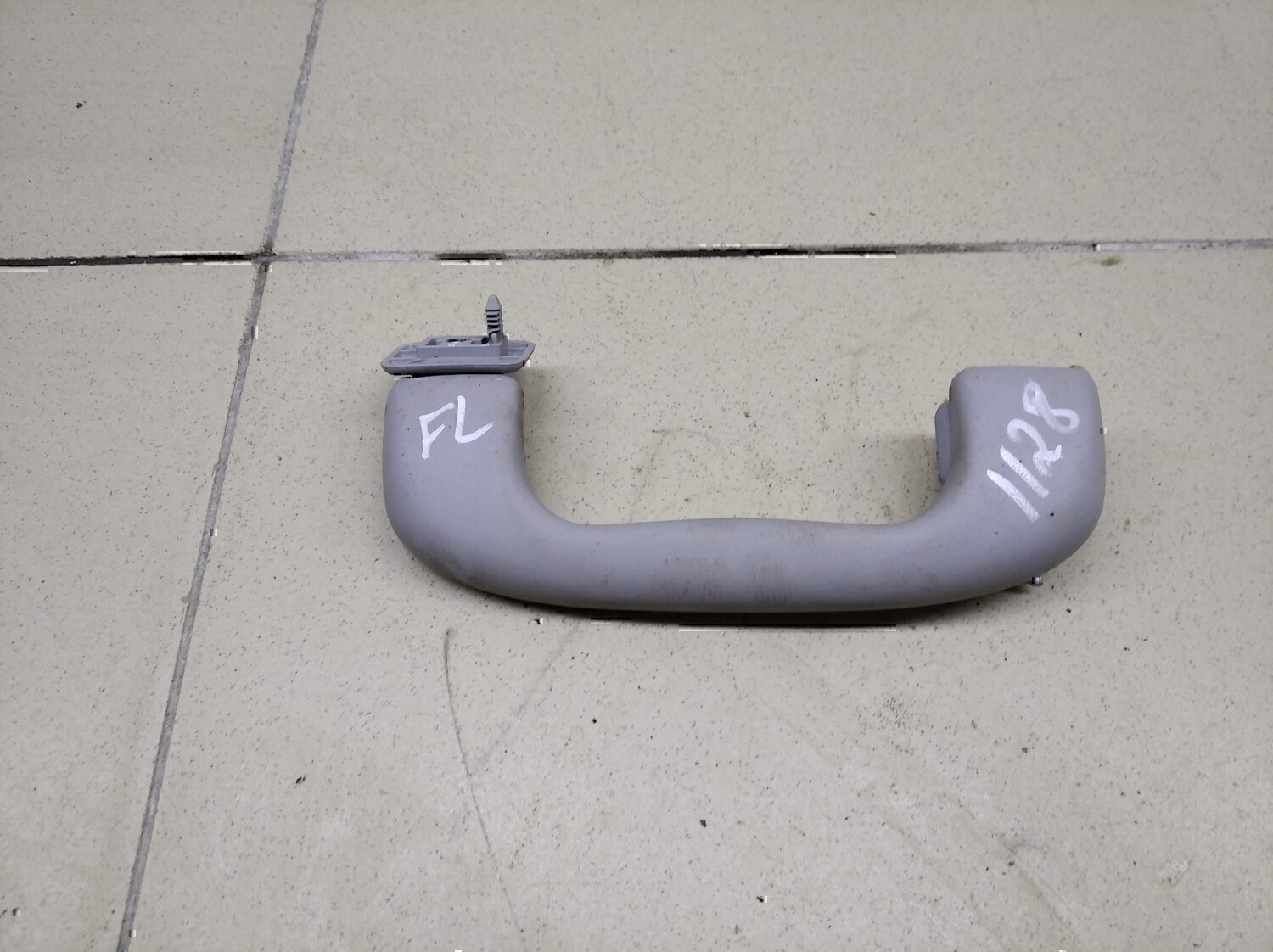 Ручка внутренняя потолочная OPEL Astra H / Family 2004-2015