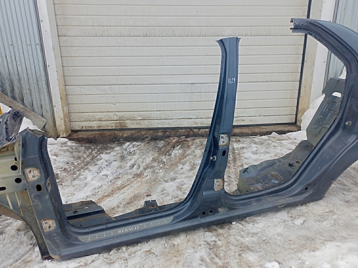 Порог со стойкой левый RENAULT Logan 2005-2014