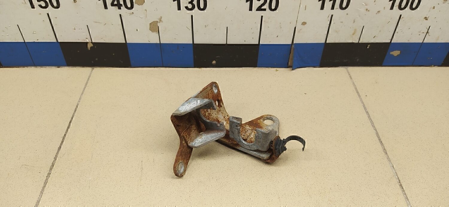 Кронштейн крепления троса КПП MITSUBISHI ASX 2010-2016