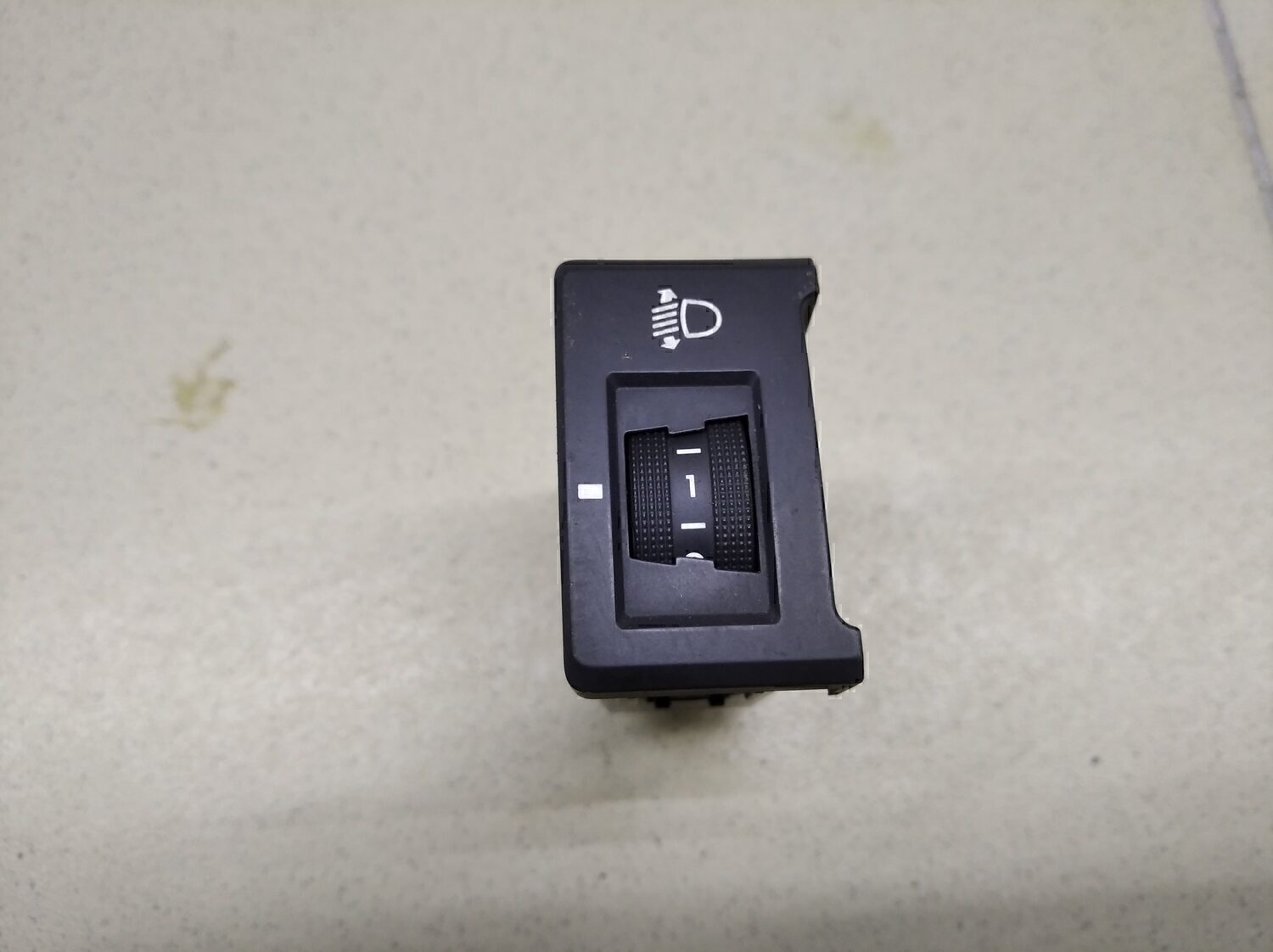 Кнопка корректора фар HYUNDAI i30 2007-2012