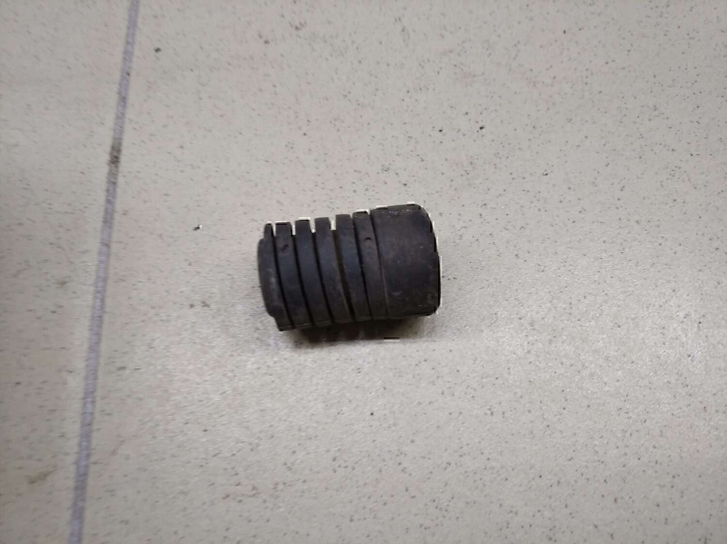 Отбойник крышки багажника HYUNDAI RIO 2005-2011