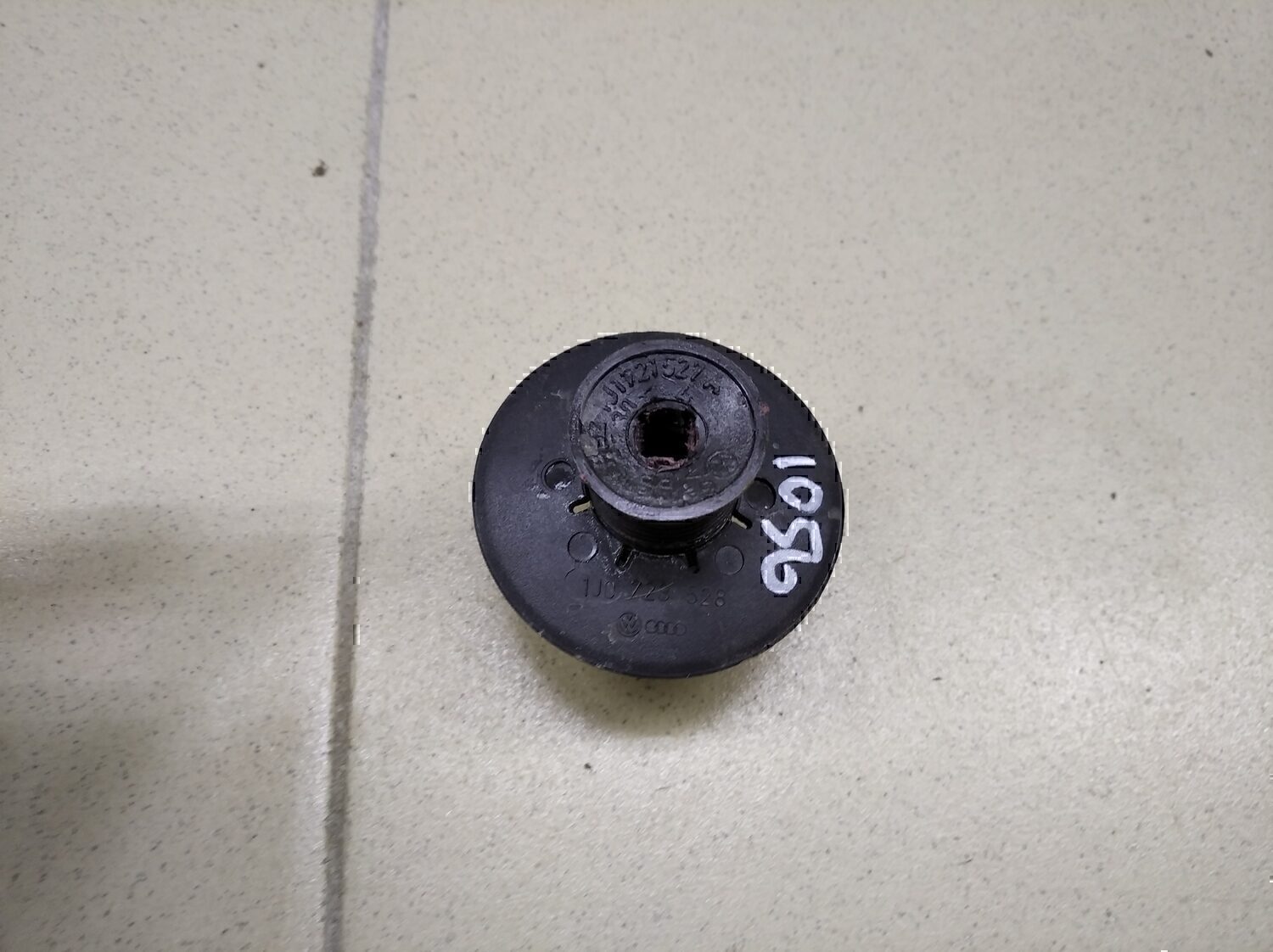 Втулка (кузов внутри) SKODA Octavia (A4 1U-) 2000-2011