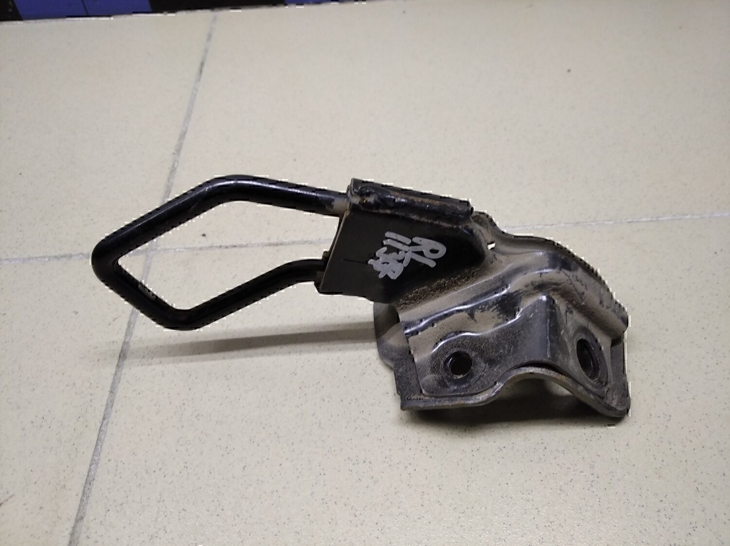 Кронштейн (сопут. товар) HYUNDAI i30 2007-2012