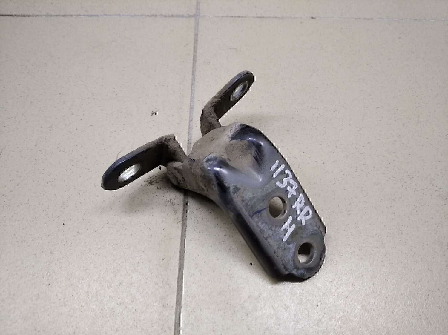 Петля двери HYUNDAI Ceed 2007- 2012