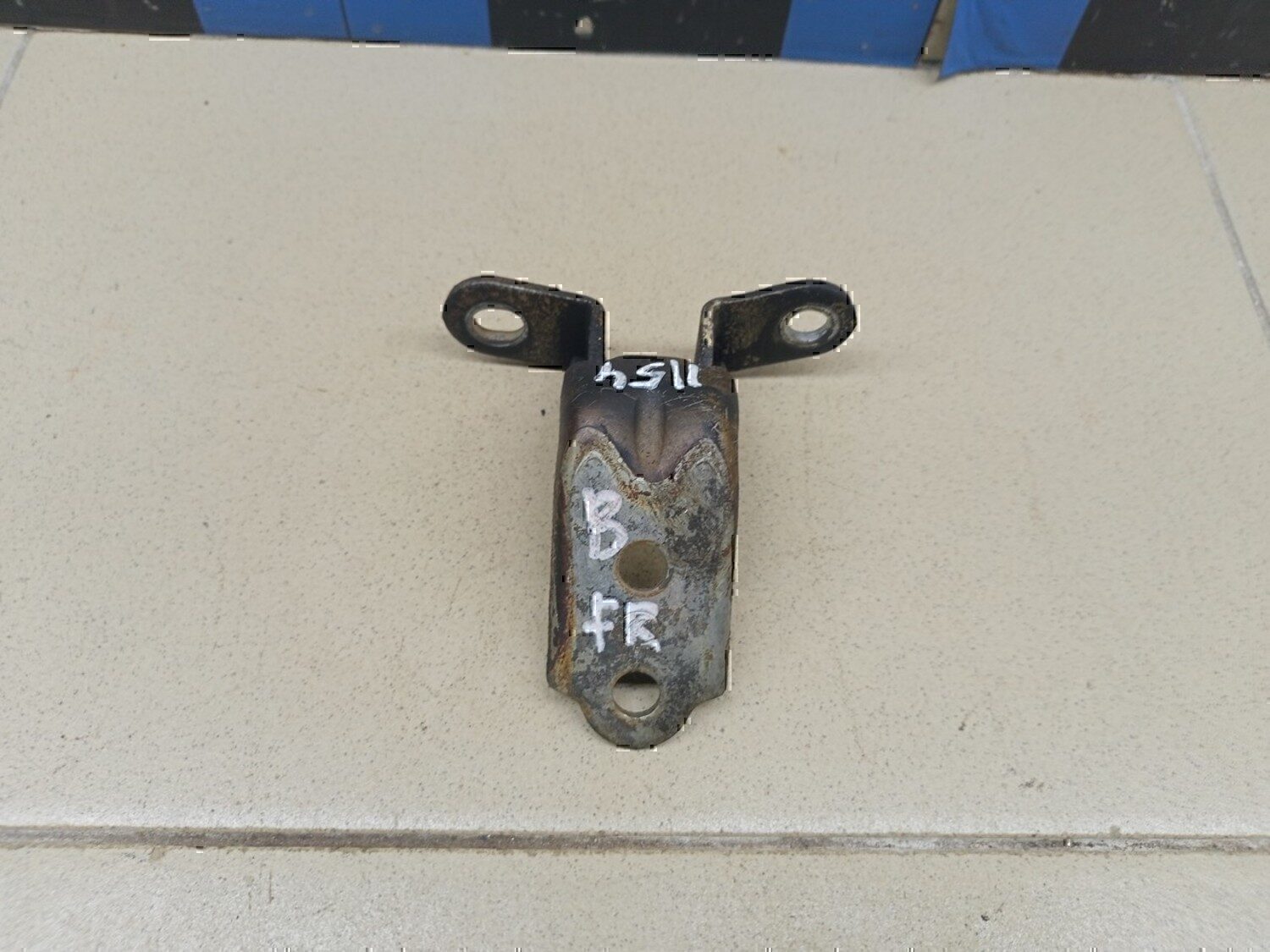 Петля двери HYUNDAI Ceed 2007- 2012