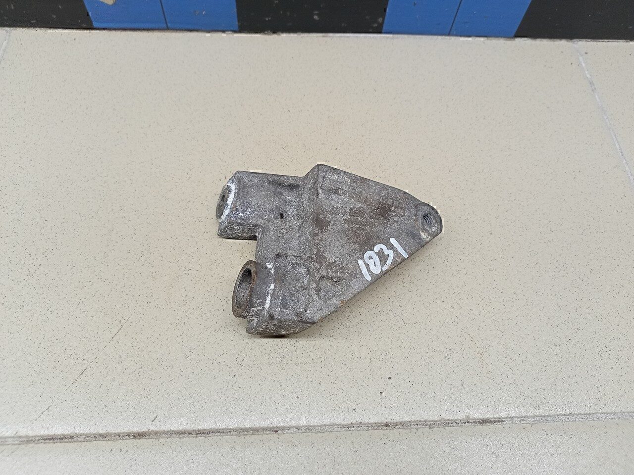 Кронштейн генератора Chevrolet Aveo (T200) 2003-2008