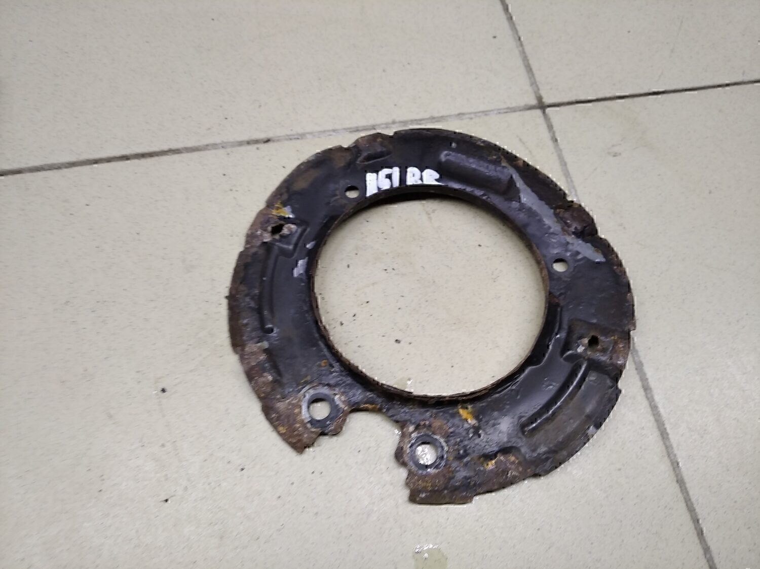 Щит опорный задний правый BMW 3-серия E90/E91 2005>