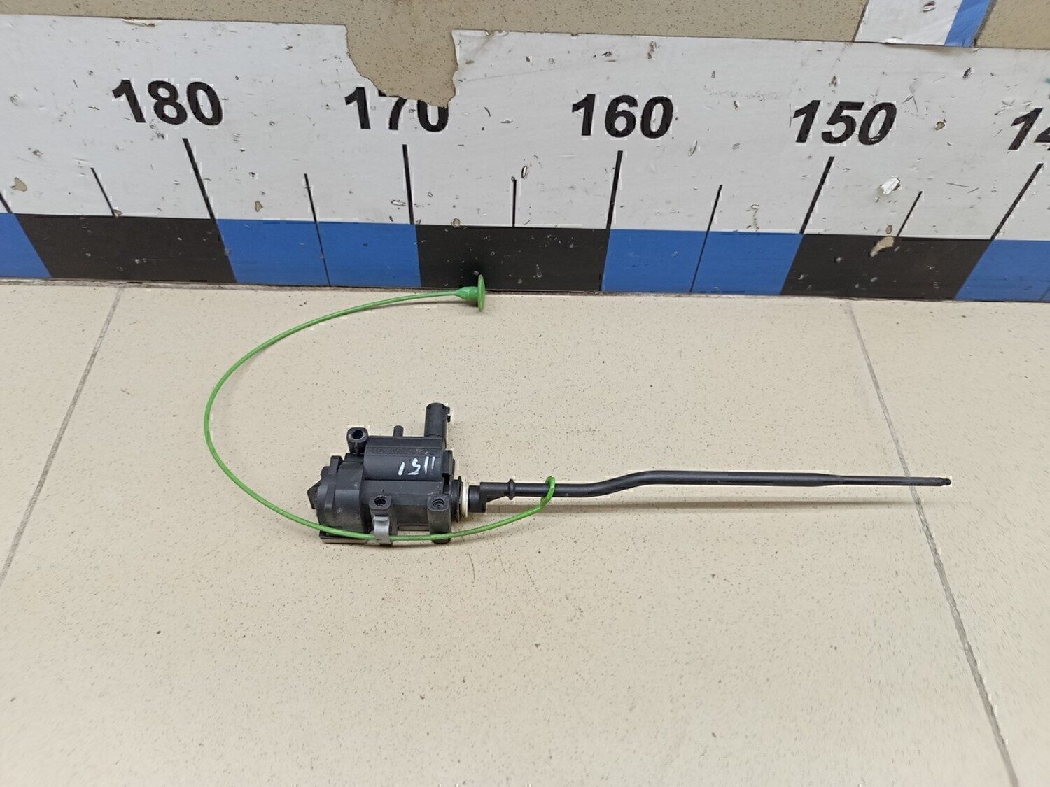 Активатор замка крышки бензобака BMW 3-серия E90/E91 2005>