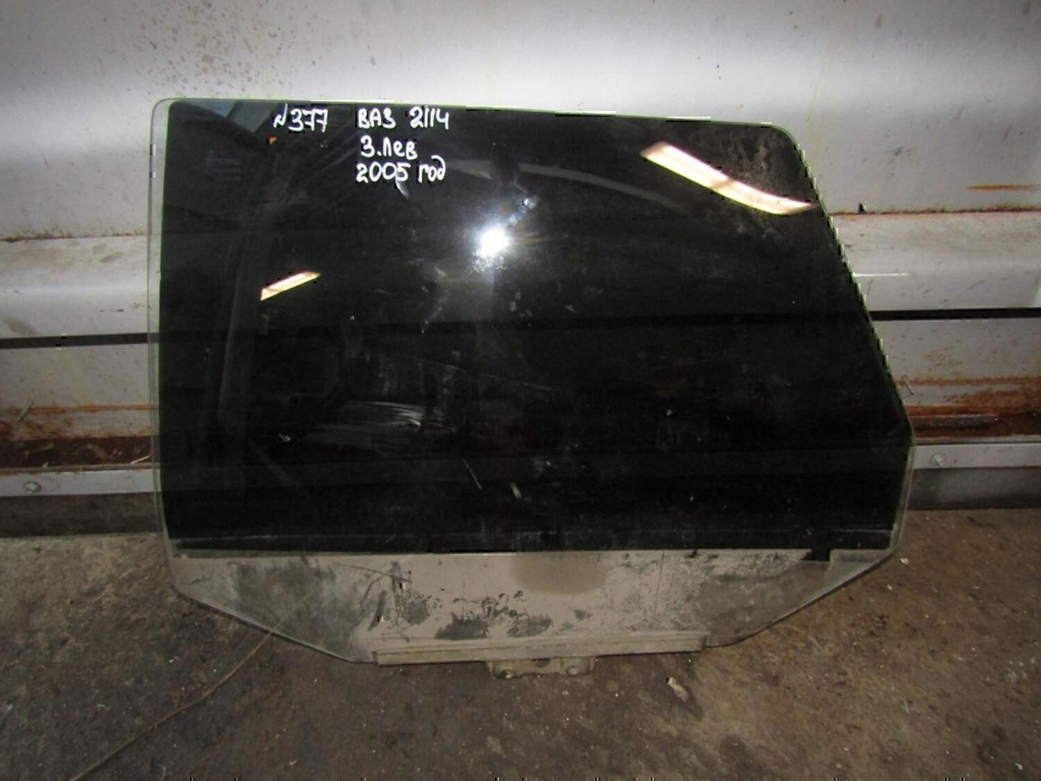 Стекло двери задней правой VAZ Lada 2115