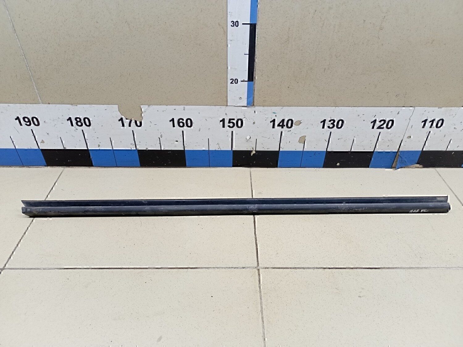 Накладка стекла переднего левого OPEL Astra H / Family 2004-2015