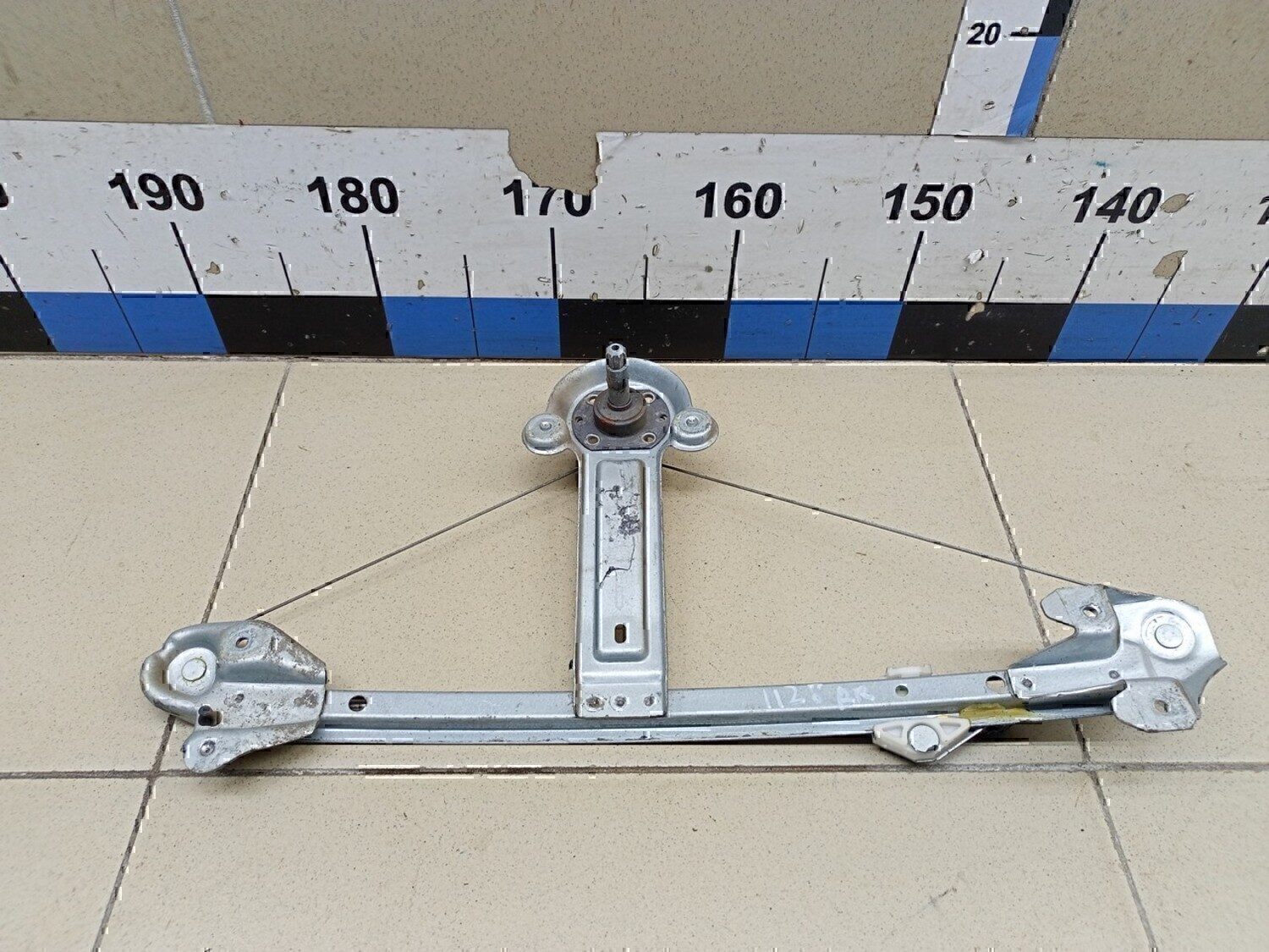 Стеклоподъемник механ. задний правый OPEL Astra H / Family 2004-2015