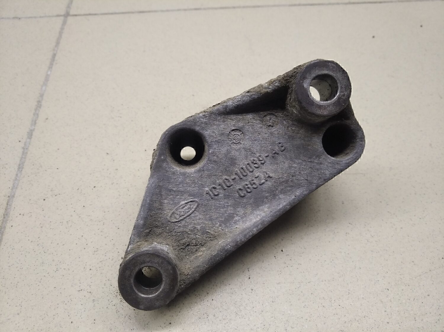 Кронштейн генератора FORD Transit [FA] 2000-2006