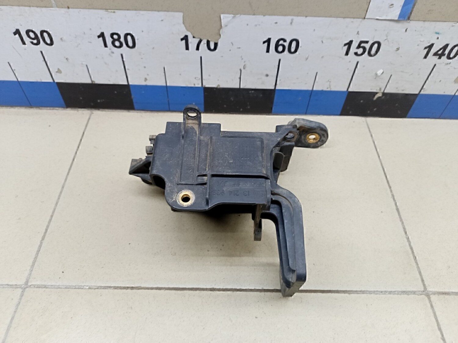 Кронштейн блока ABS (насос) OPEL Astra H / Family 2004-2015