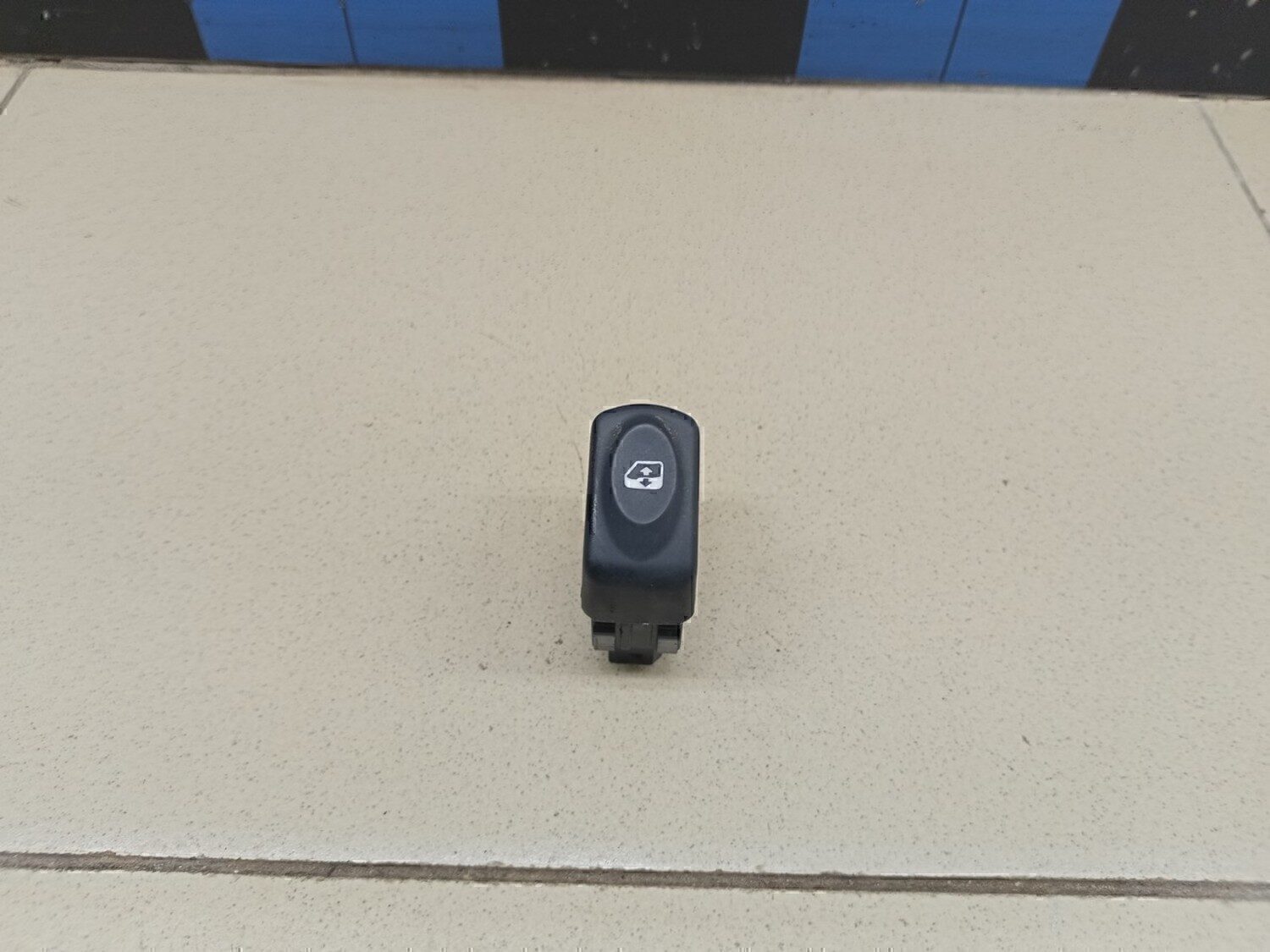 Кнопка стеклоподъемника RENAULT Clio/Symbol 1998-2008