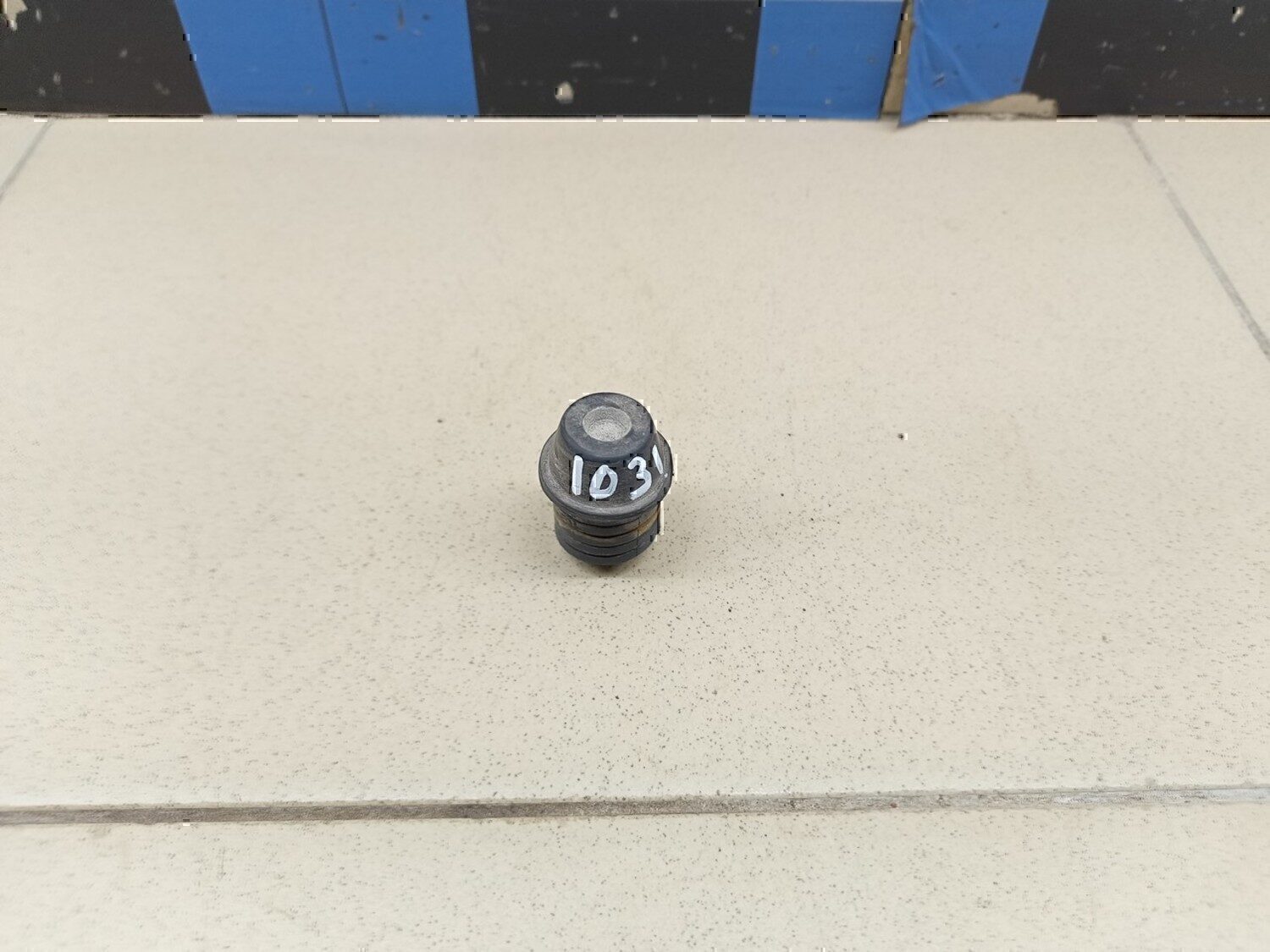 Отбойник капота Chevrolet Aveo (T200) 2003-2008