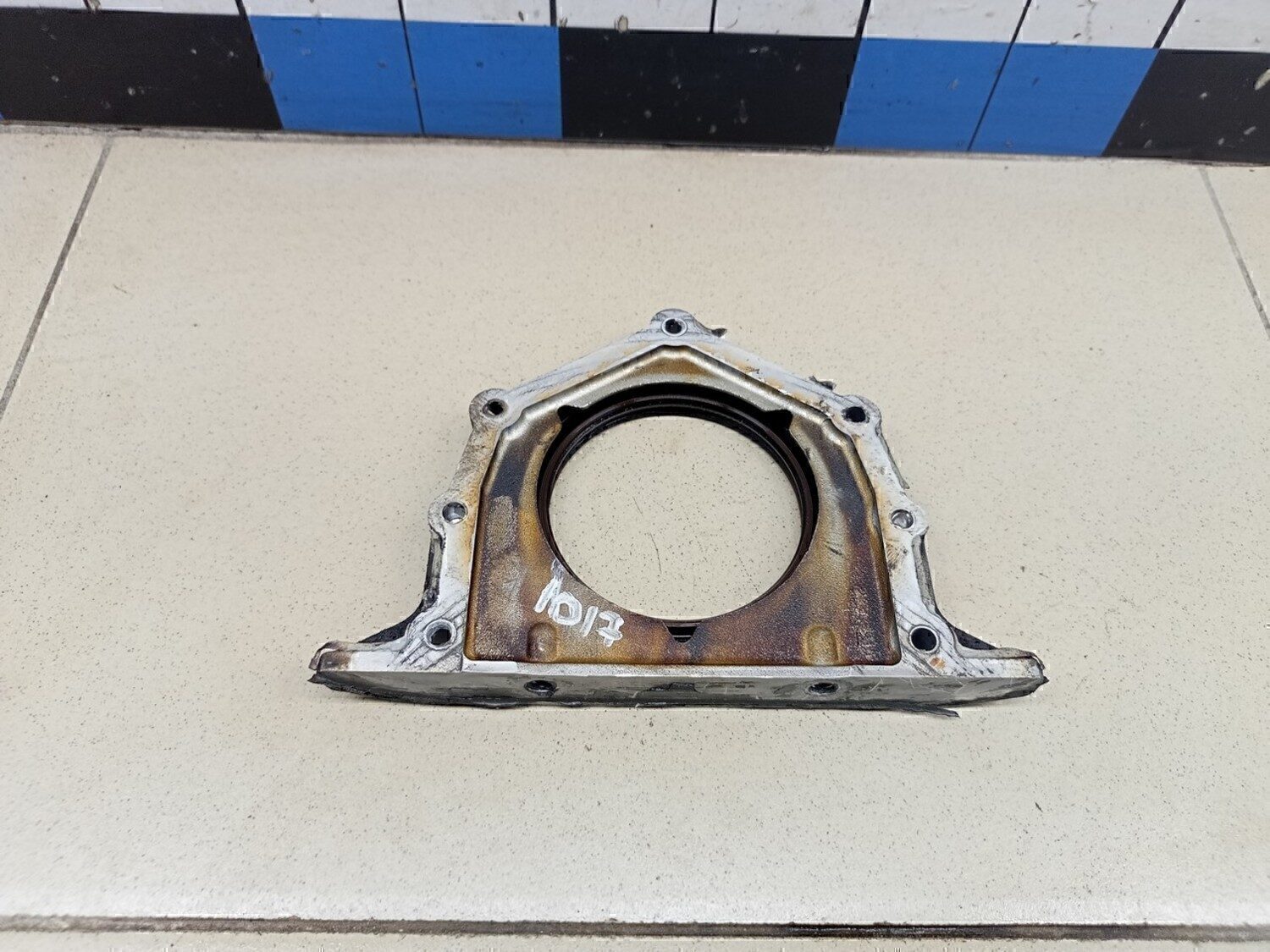 Крышка коленвала задняя MITSUBISHI Colt (Z3) 2004-2012