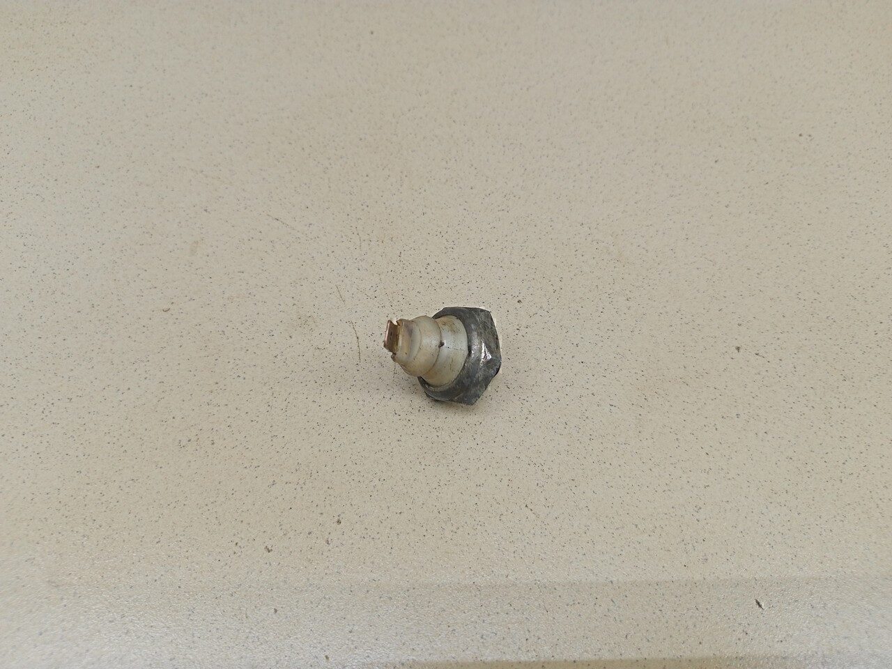 Датчик давления масла MITSUBISHI Lancer (CS/Classic) 2003-2006