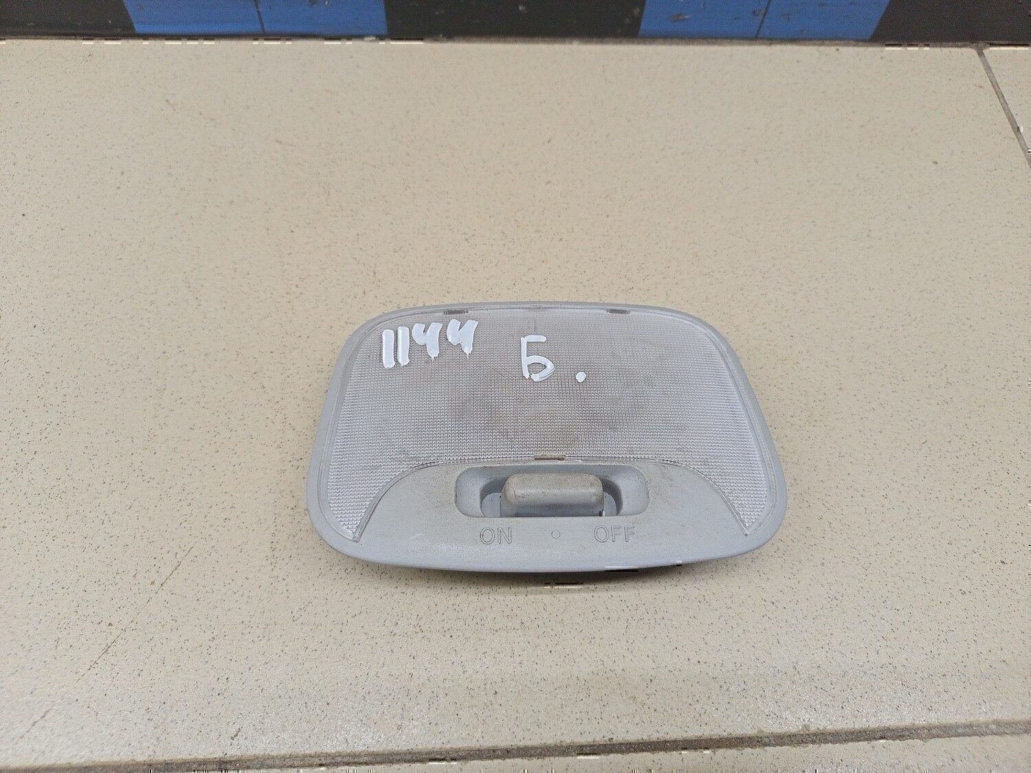 Плафон салонный MITSUBISHI Lancer (CS/Classic) 2003-2006