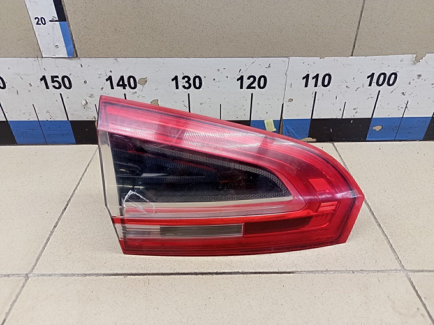 Фонарь задний внутренний левый FORD S-MAX 2006-2015