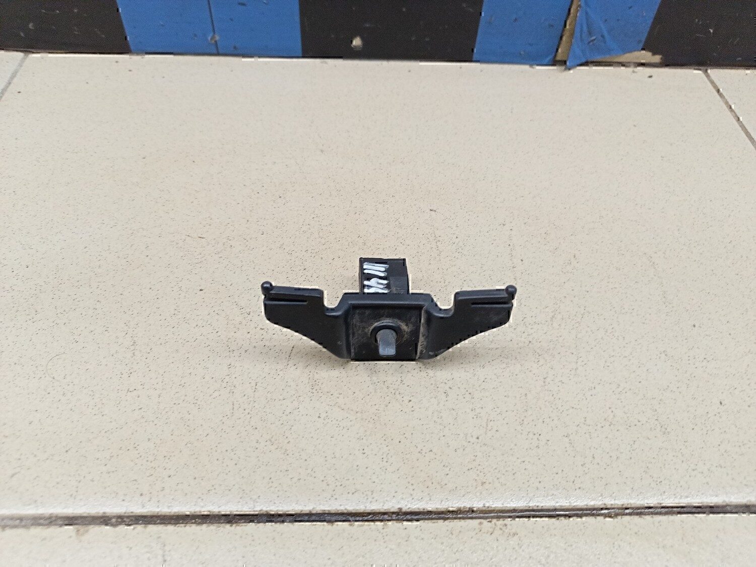 Замок лючка бензобака MITSUBISHI Lancer (CS/Classic) 2003-2006